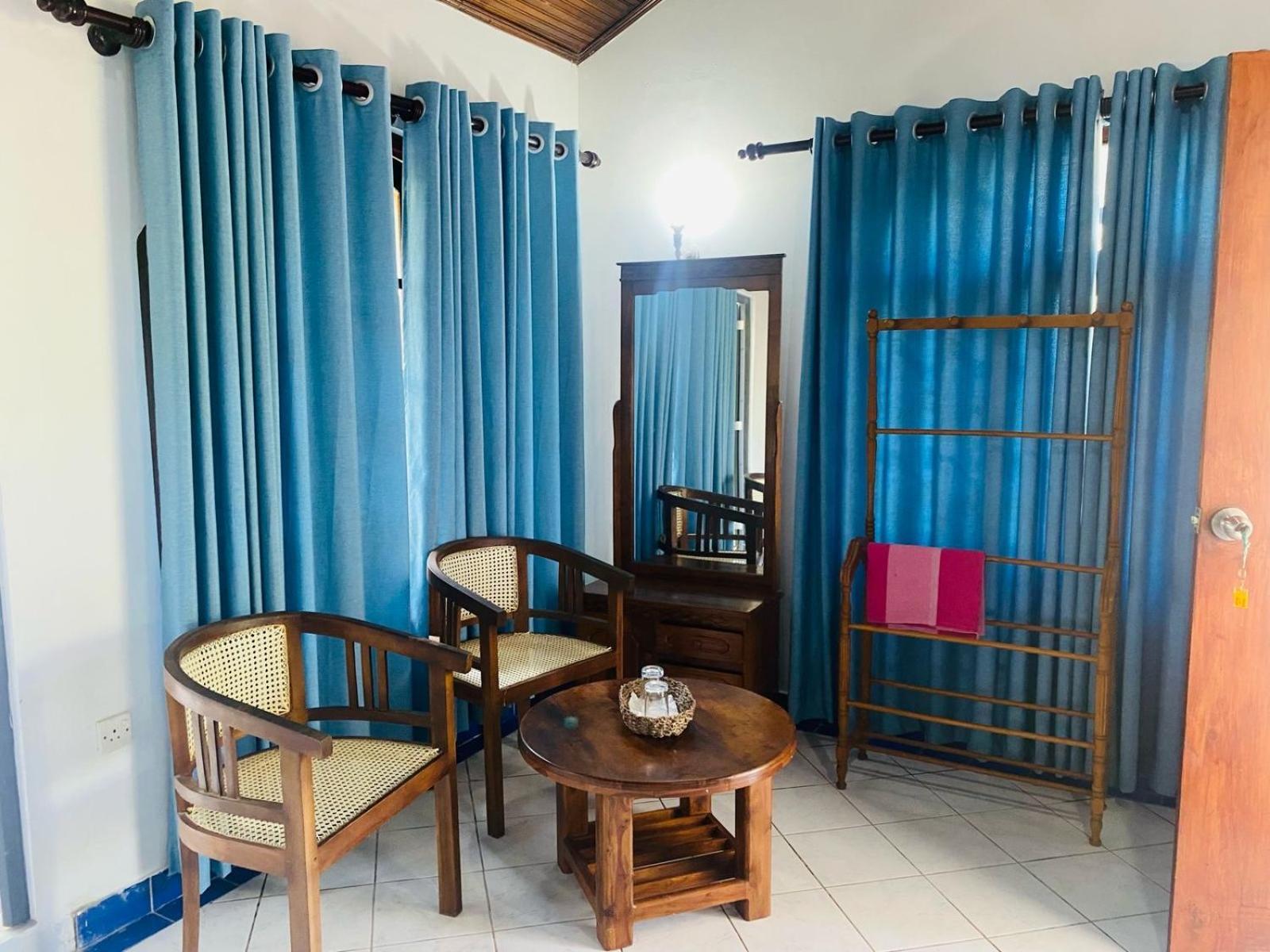 Sunny'S Garden Hotel Ambalangoda  Exterior photo